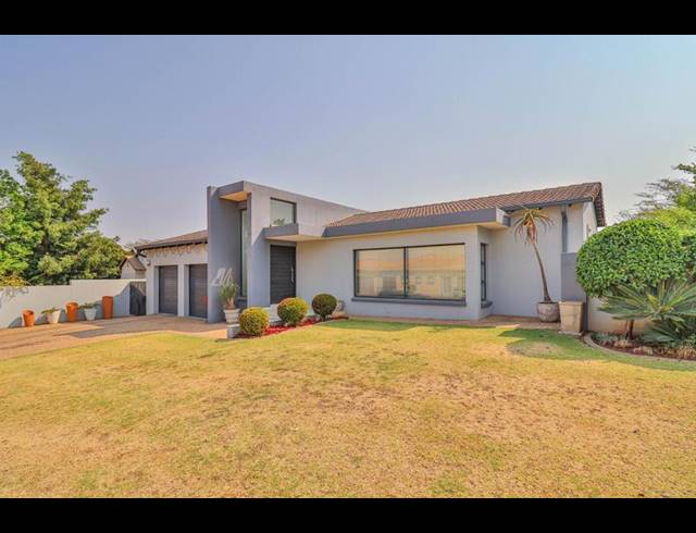 3 BEDROOM HOUSE FOR SALE IN MIDSTREAM ESTATE